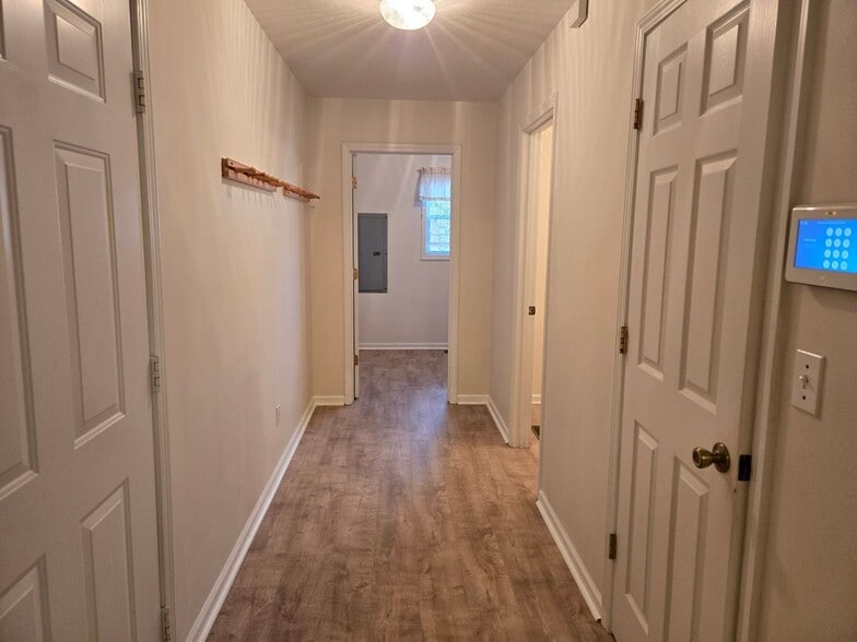 Building Photo - 39 Calloway Dr