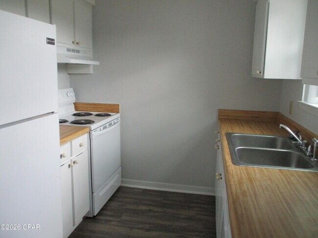 Building Photo - 1222 Stephen Dr