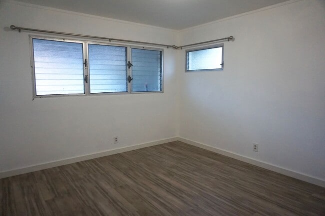 Building Photo - Kaneohe - Waterfront 3 bedroom, 1 bathroom...