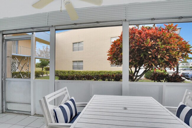 Building Photo - 204 Burgundy N