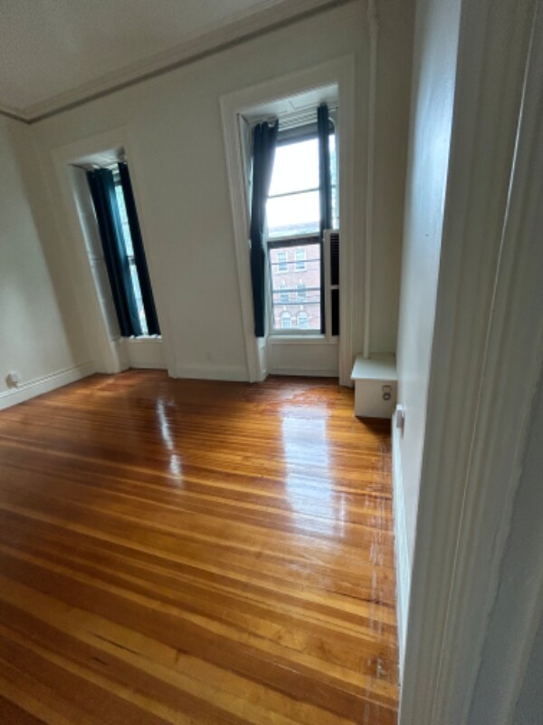 Building Photo - 111 Union St