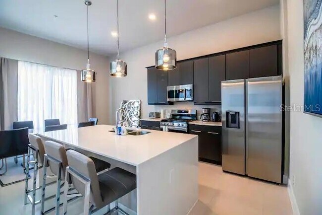 Building Photo - 7740 Sandy Ridge Dr