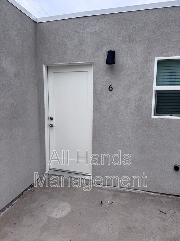 Building Photo - 5117 E The Toledo