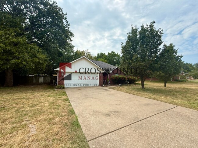 Building Photo - 205 Charles Dr