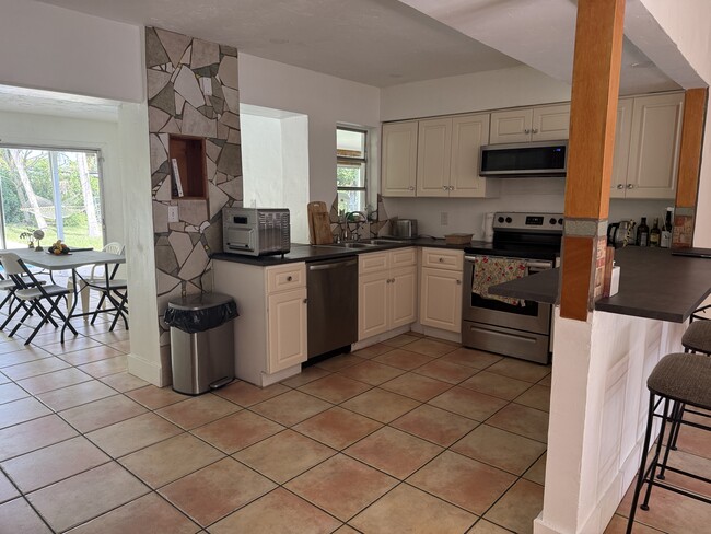 Building Photo - 451 NE 134th St