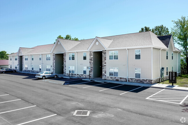 Building Photo - Fallon Crest