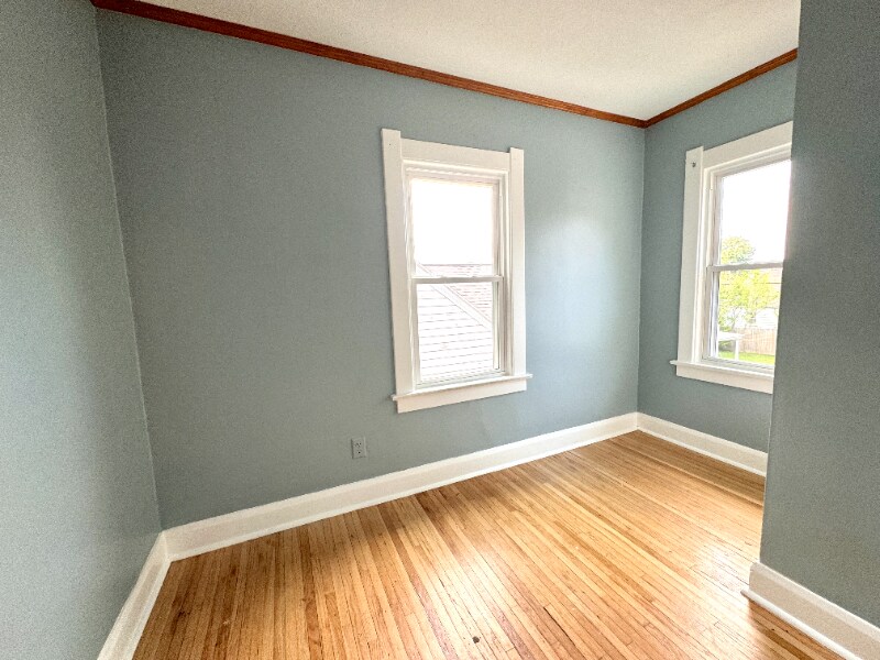 Building Photo - 930 Brinton Dr