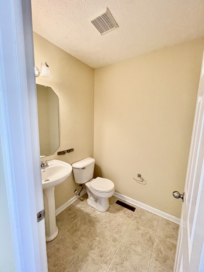 Building Photo - 525 Northwynd Cir