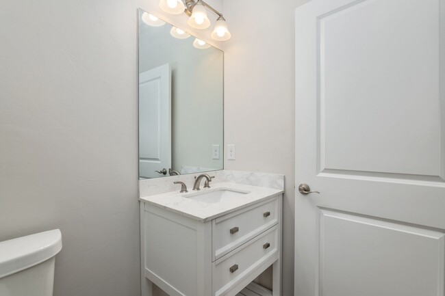 Building Photo - Ansley Way - Studio Walking Distance to Ca...