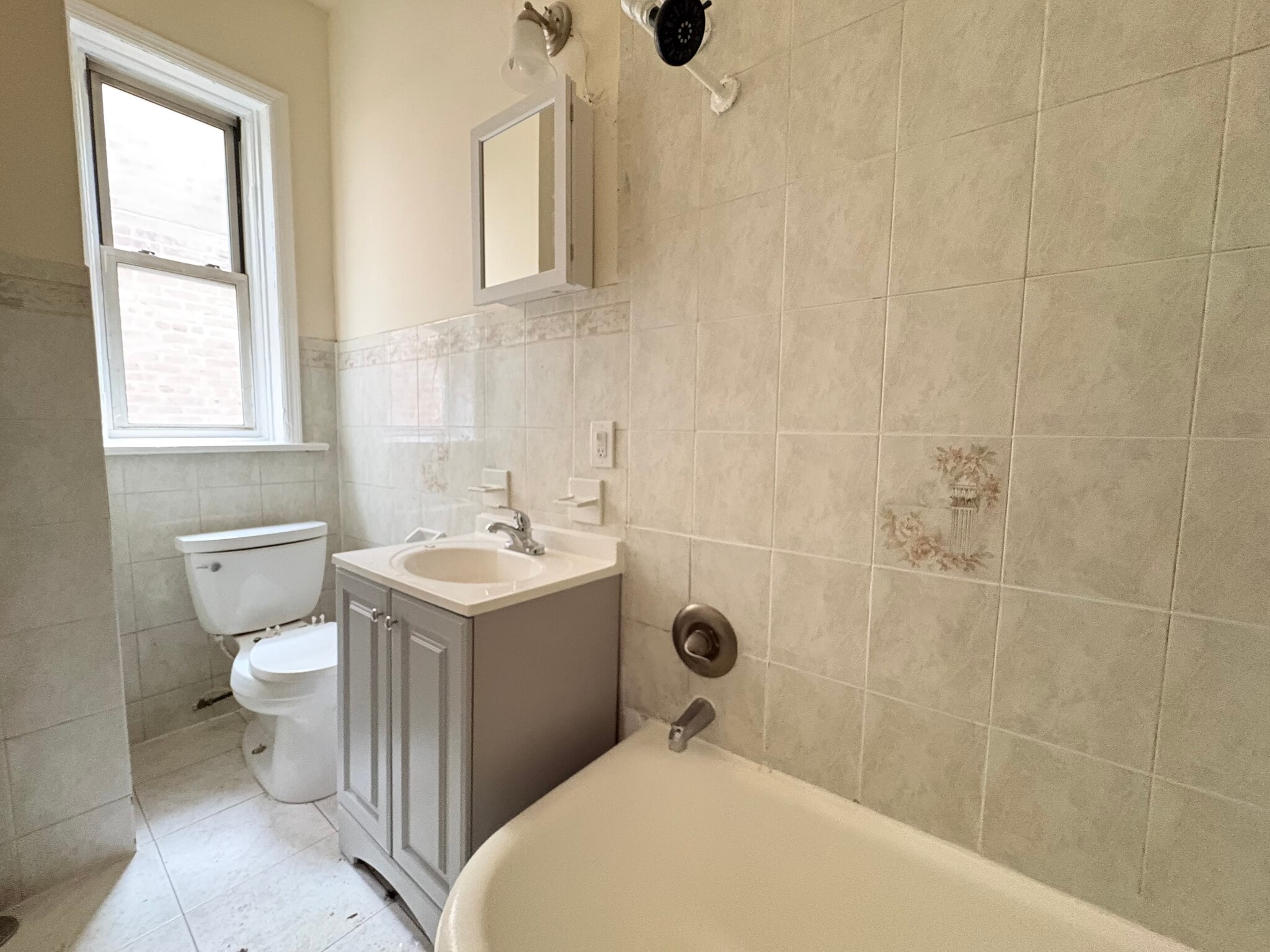 92 W 33rd St D1 - 93 W 33rd St