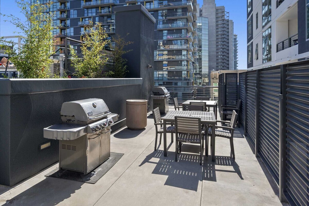 Grill - 425 W Beech St