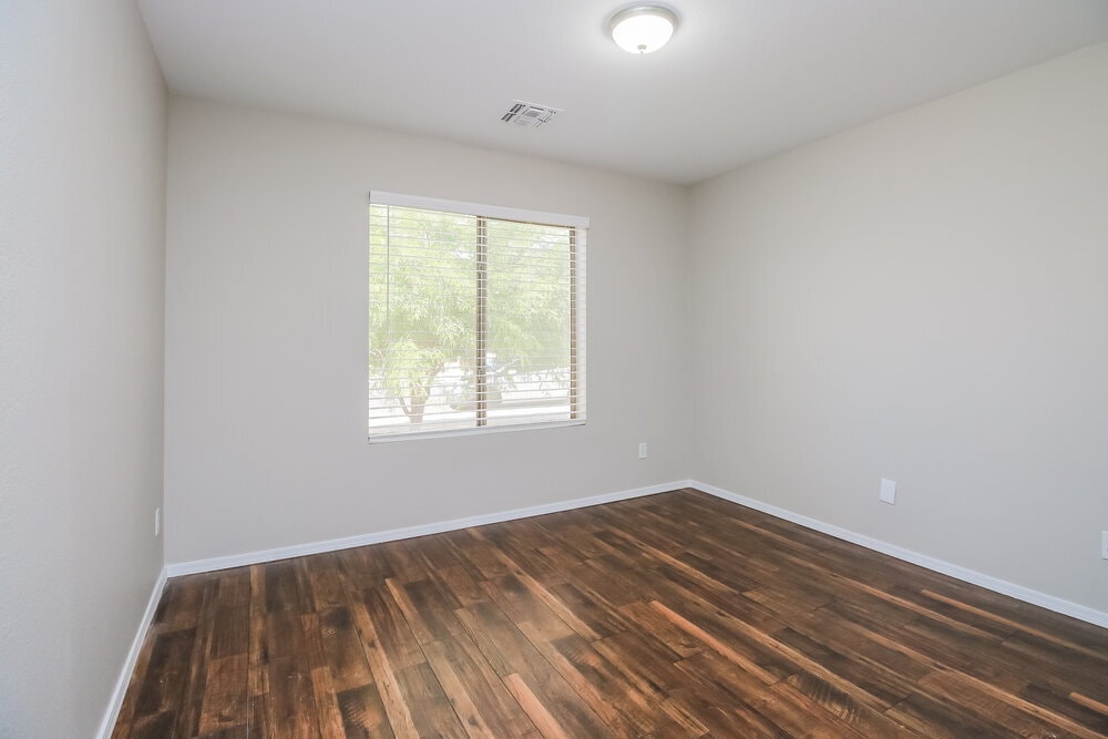 Building Photo - 10912 E Dragoon Ave