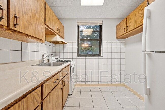 Building Photo - 1309 Wood St