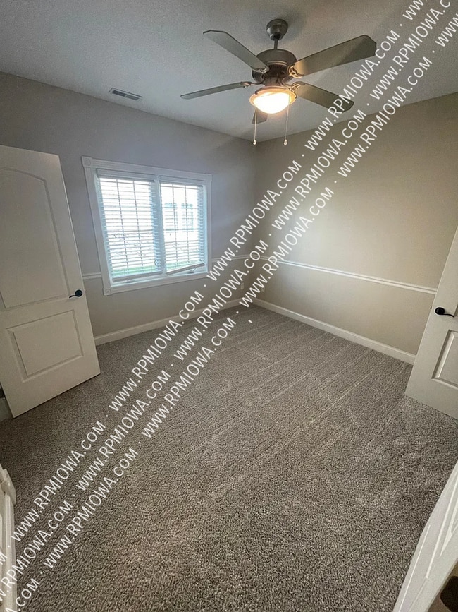 Building Photo - 14105 Airline Ave