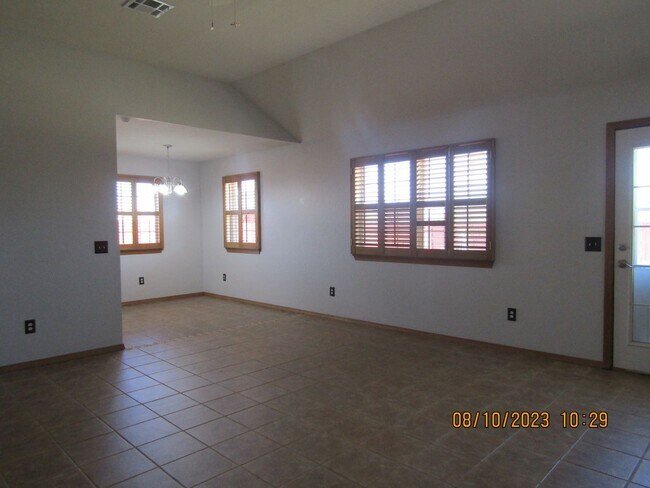 Building Photo - PETS ARE NEGOTIABLE WITH OWNER APPROVAL $225.00 off 1st full  month's rent