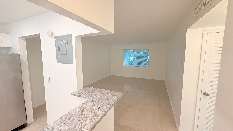 Building Photo - 1320 Miami Rd