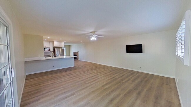 Building Photo - 8011 Taylor Dr