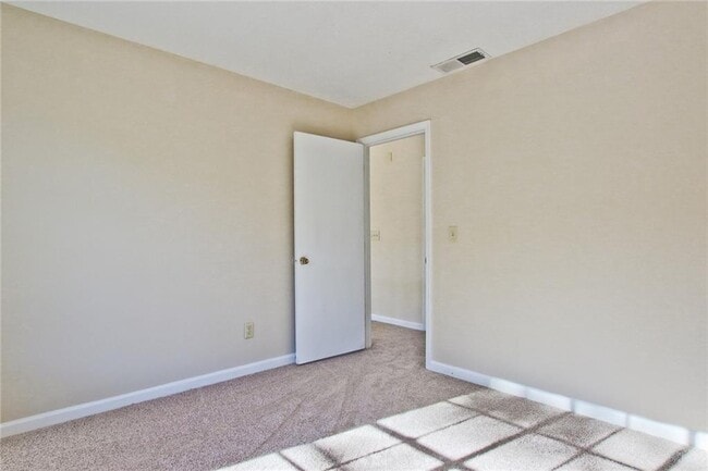 Building Photo - 3657 River Ridge Ct