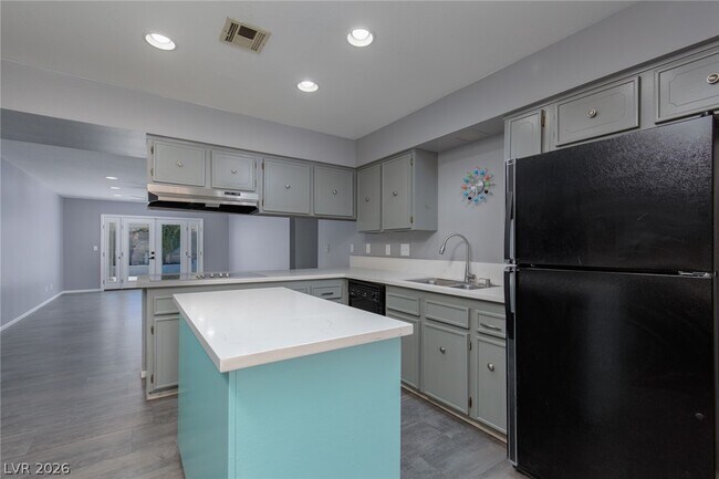 Building Photo - 3109 Downing Pl