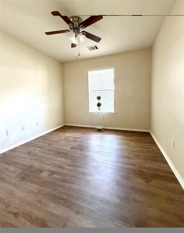 Building Photo - 2325 Clover Ridge Dr