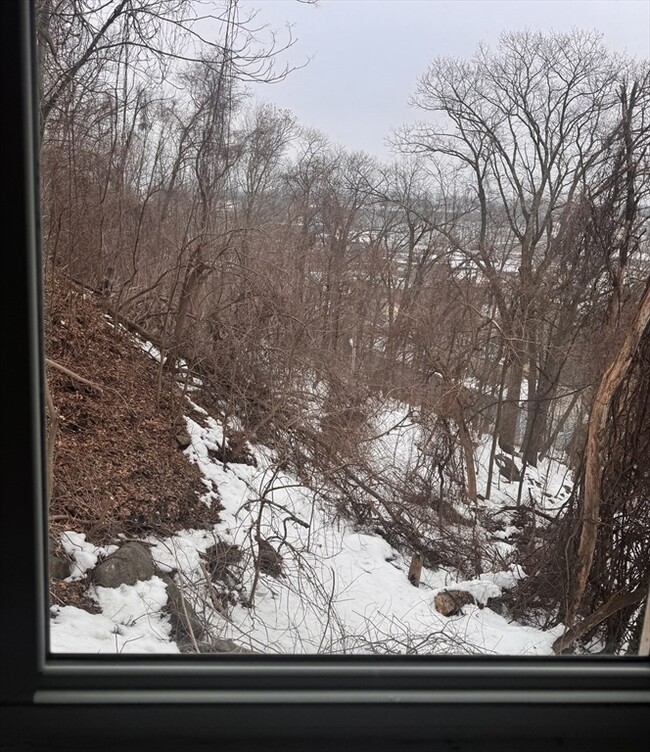 Building Photo - 100 Elliot St