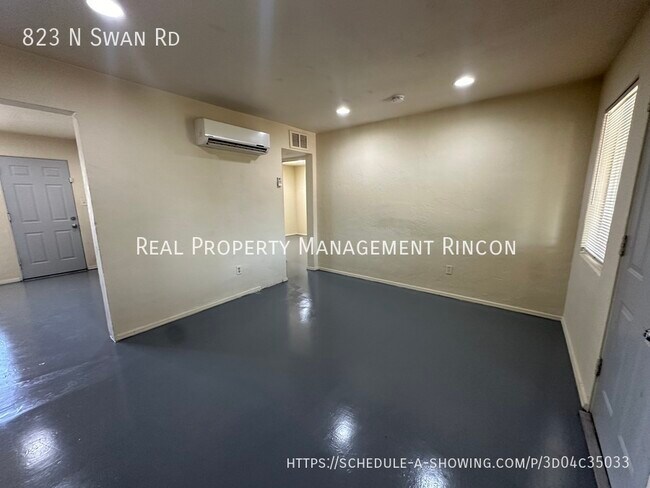 Building Photo - 823 N Swan Rd