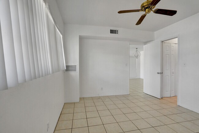 Building Photo - 5951 NE 18th Ave