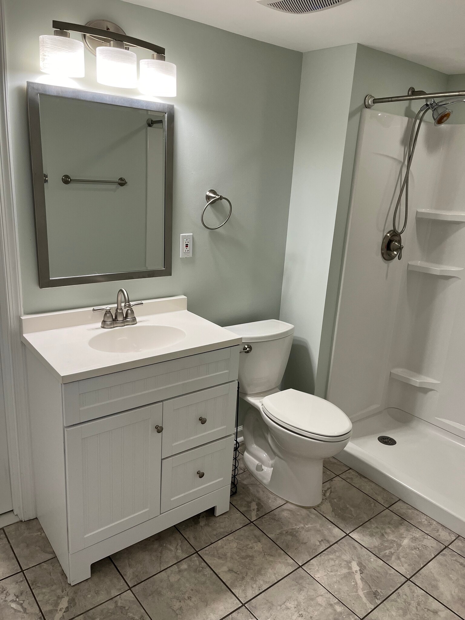 Private bathroom with shower - 2039 Coast Guard Dr