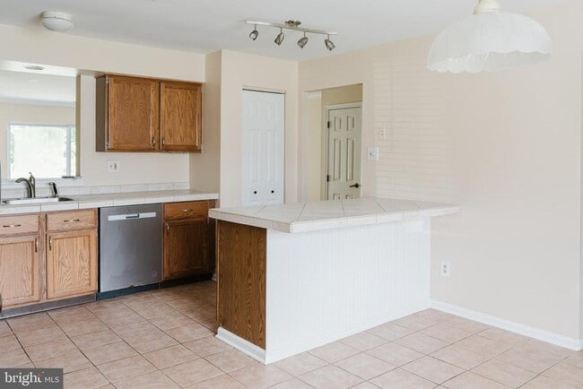 Building Photo - 116 Talgrath Ct