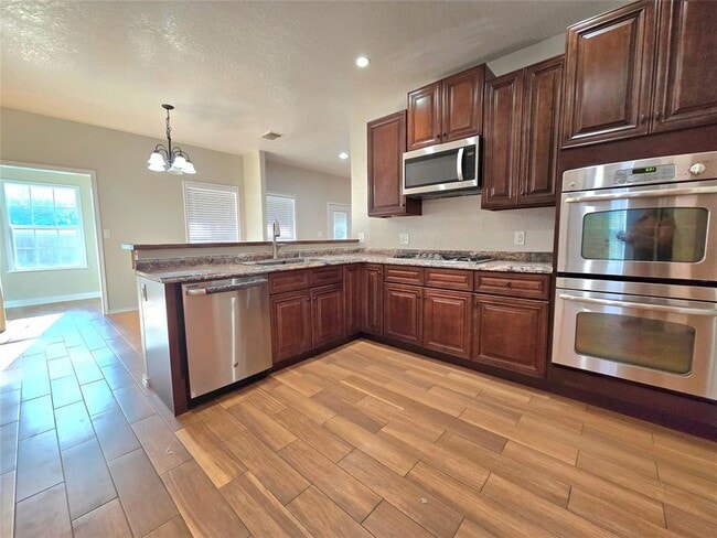 Building Photo - 6 Sunflower Cir