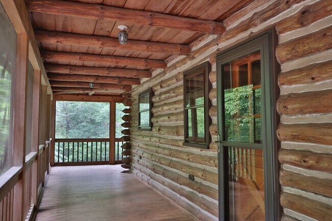 Building Photo - 980 Mine Rd