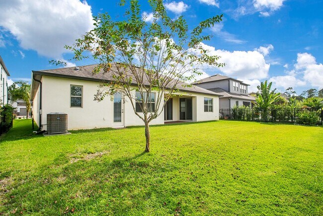 Building Photo - Spacious 4 Bed 3 Bath Home