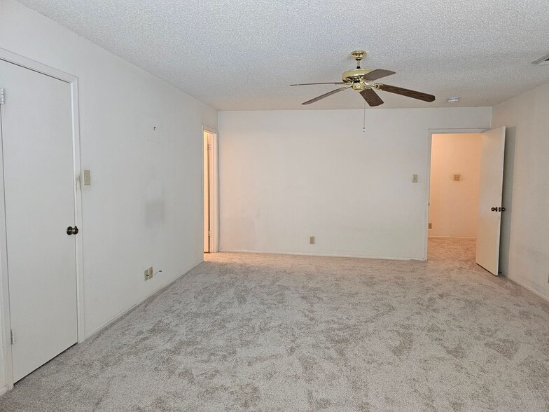 Building Photo - 11306 Gunlock