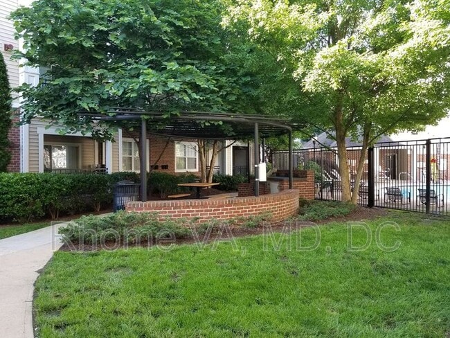 Building Photo - 12901 Centre Park Cir