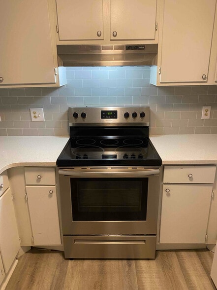 Building Photo - 6850 Blue Heron Blvd