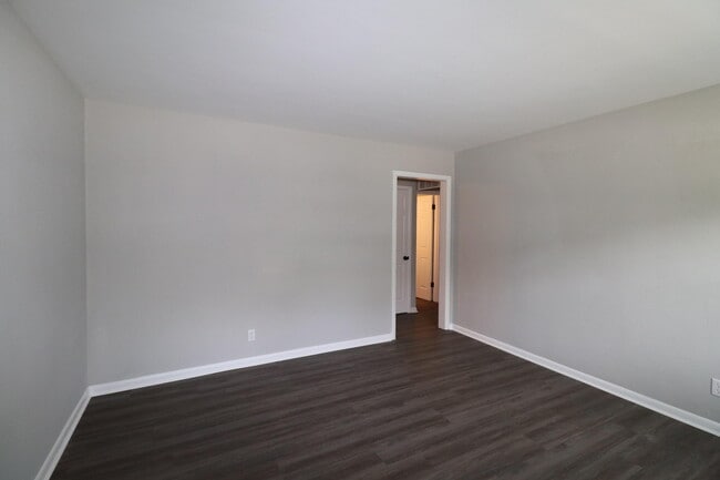 Building Photo - 155 Delmont Dr