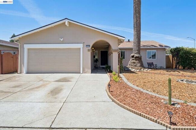 Building Photo - 2800 Seville Cir