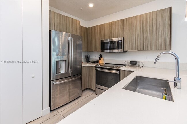 Building Photo - 6401 NW 103rd Pl