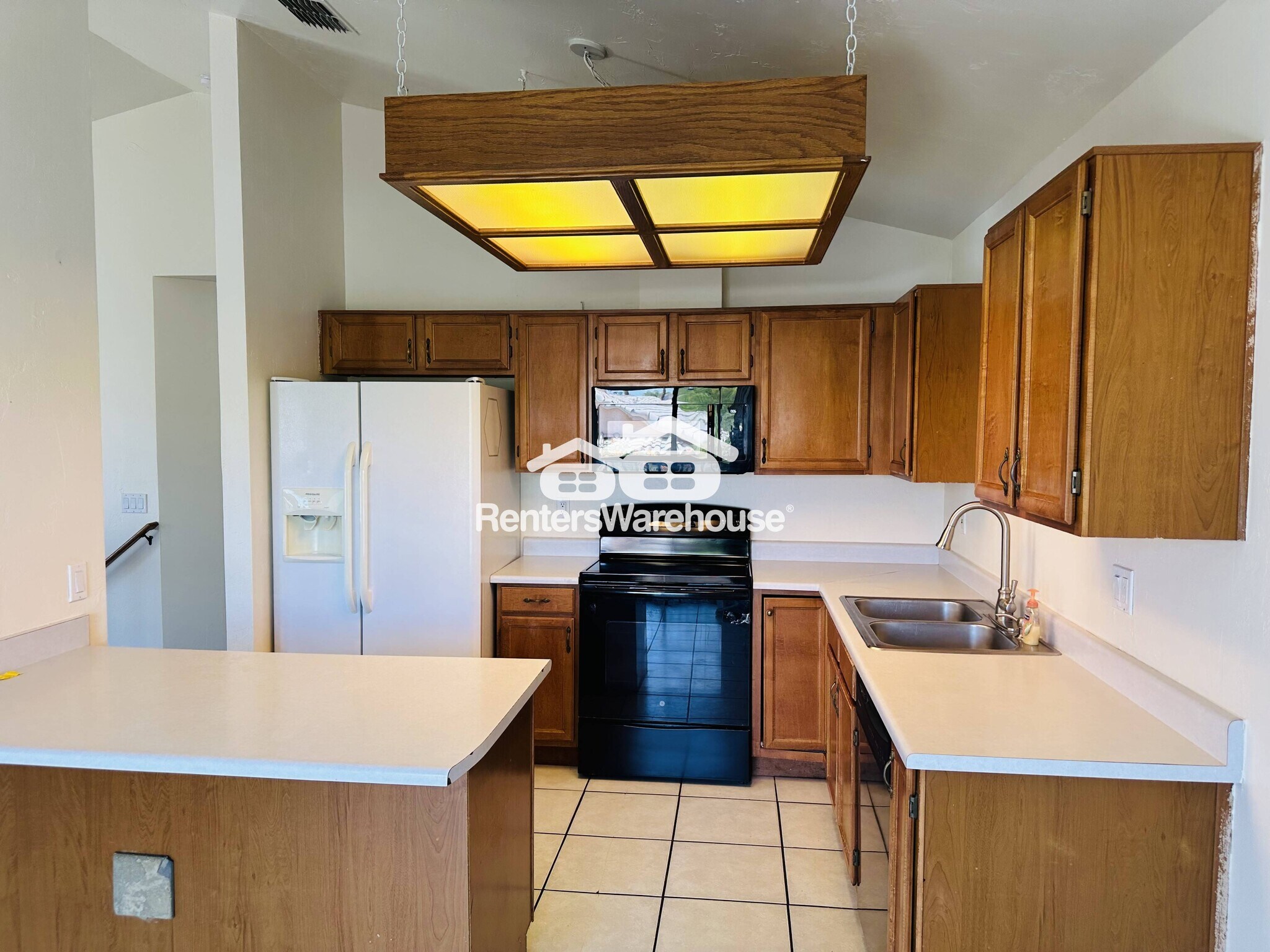 Building Photo - 4102 E Tanglewood Dr