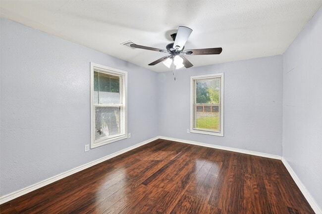 Building Photo - 9629 Sunnywood Dr