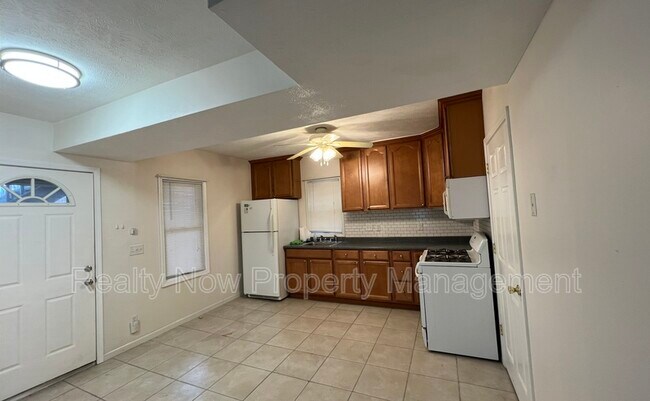 Building Photo - 12226 Fairview Ct