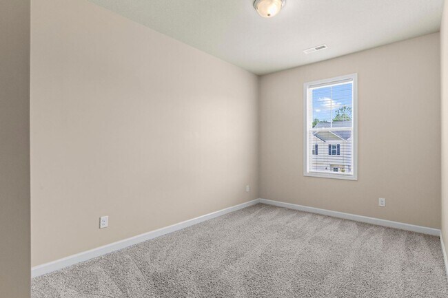 Building Photo - Holly Ridge Townhouse For Rent!