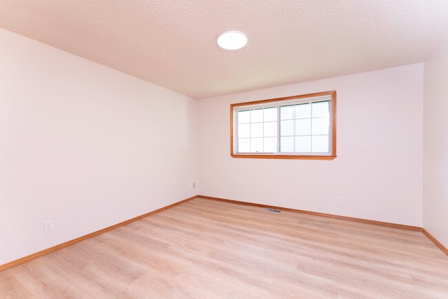 Building Photo - 12920 SE 157th Pl
