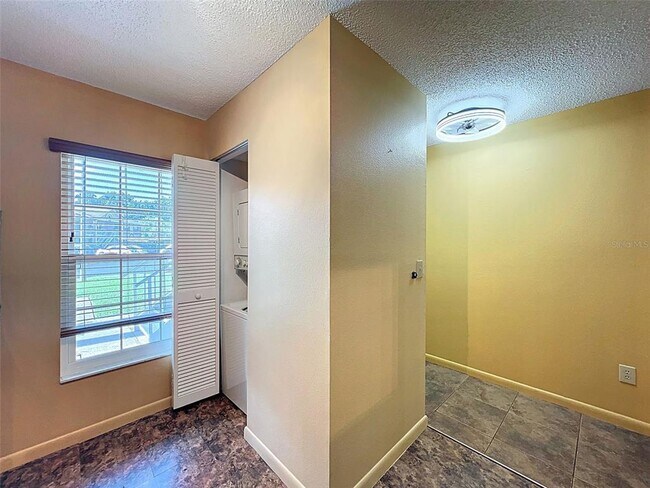 Building Photo - 6533 Spring Flower Dr