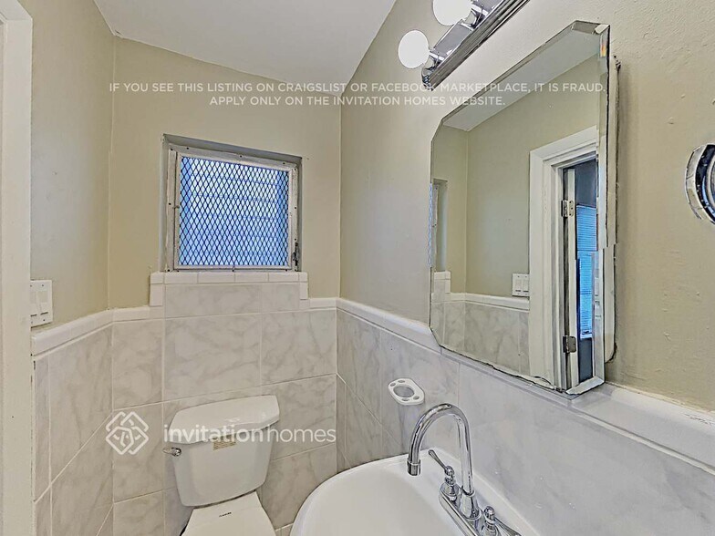 Building Photo - 1521 20th Ave N