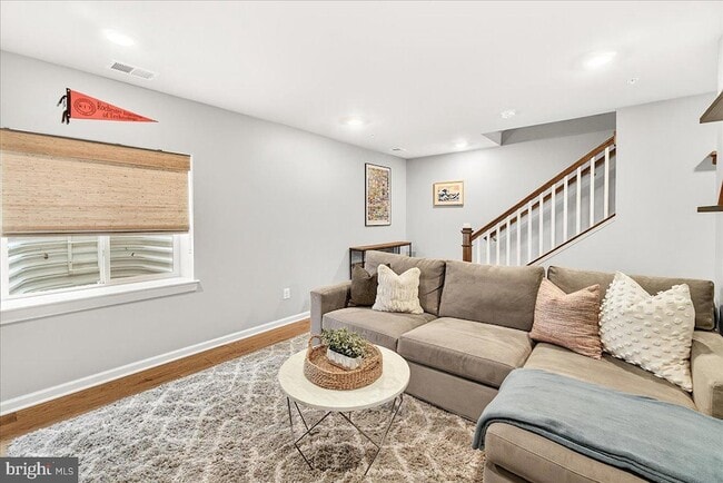 Building Photo - 22739 Tate St