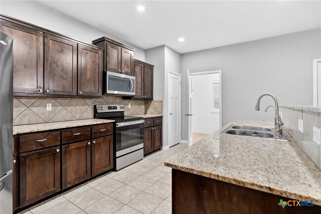 Building Photo - 7002 Spirit Of The W Dr