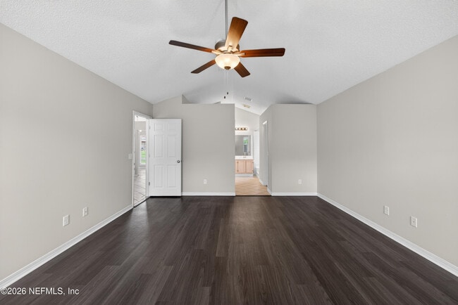 Building Photo - 3550 Sheldrake Dr
