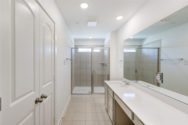 Building Photo - 11910 De Carvalho Ln