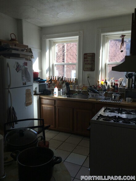 Building Photo - 4.5 Centre St